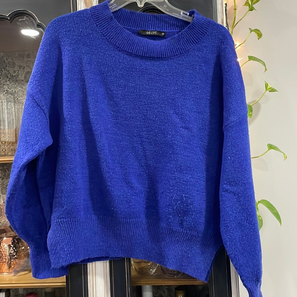 Like new Deluc sweater